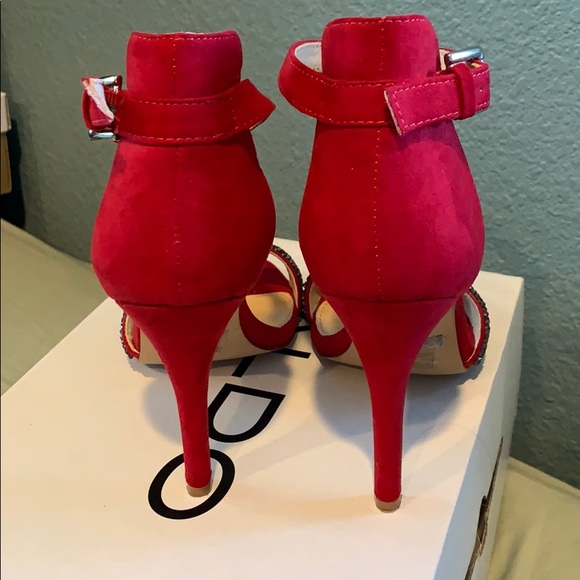 Red open toe heels - Picture 3 of 4